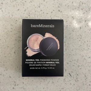 bare Minerals finishing powder